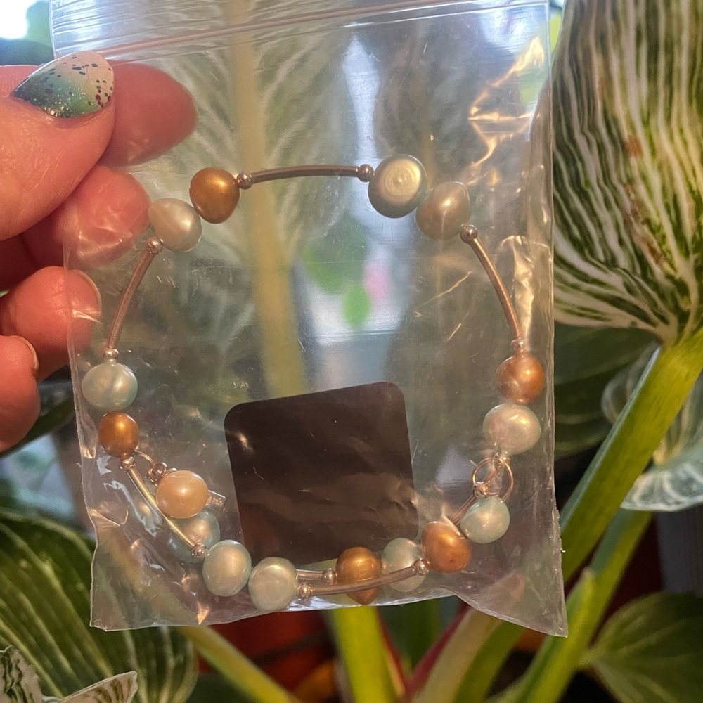 Vantel pearls wrap..